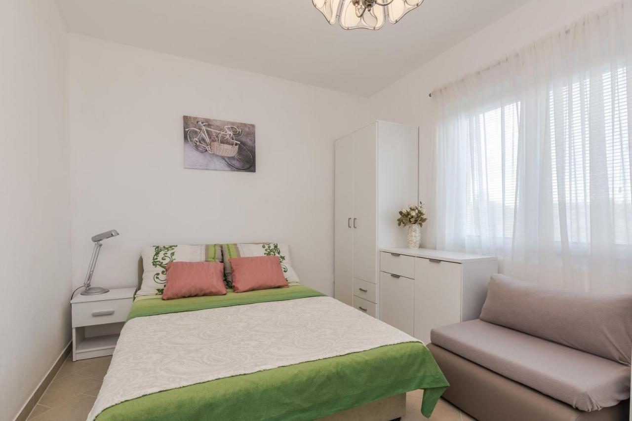 Villa Flora Maris Apartments Privlaka  Exterior foto