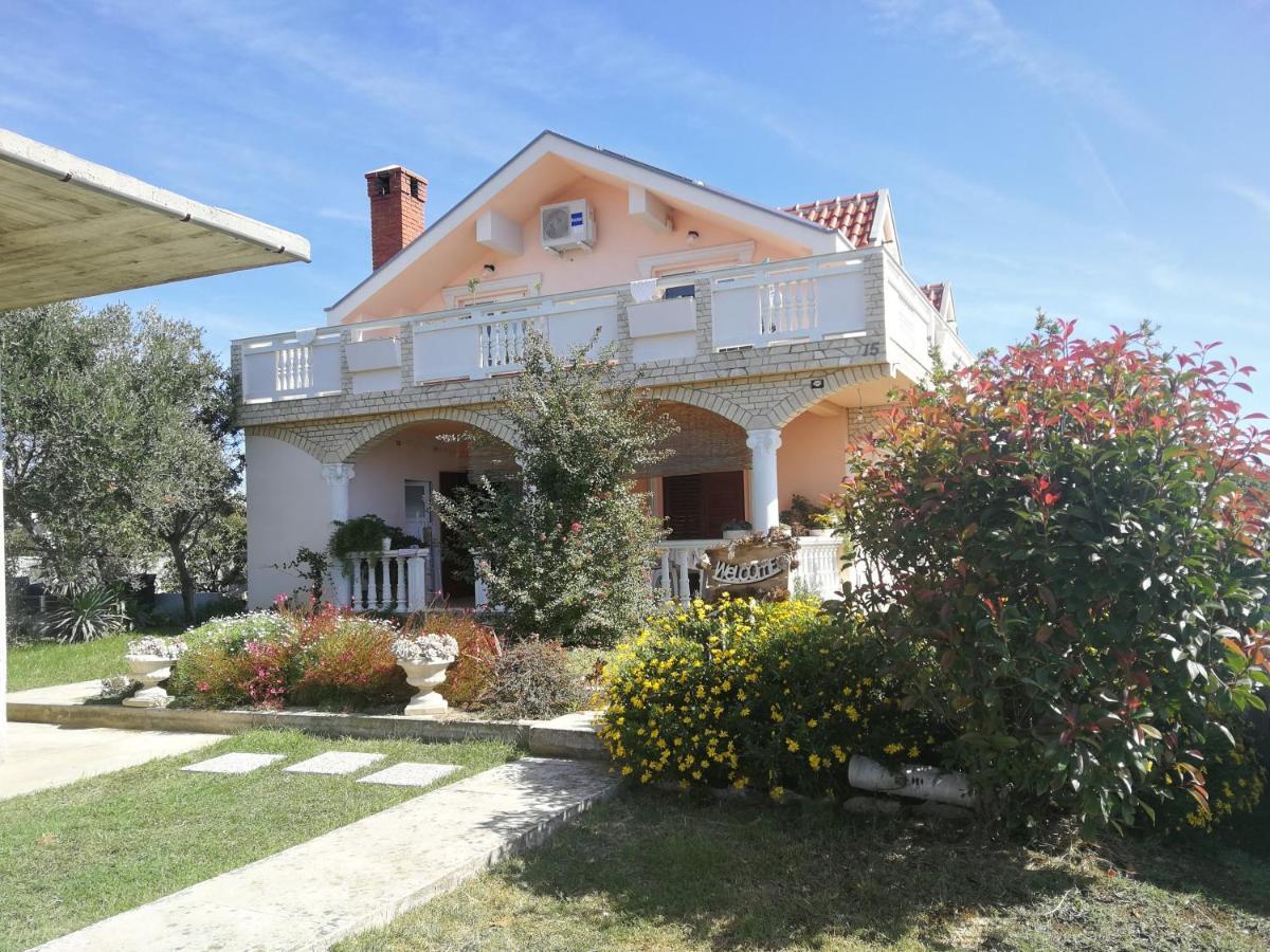 Villa Flora Maris Apartments Privlaka  Exterior foto